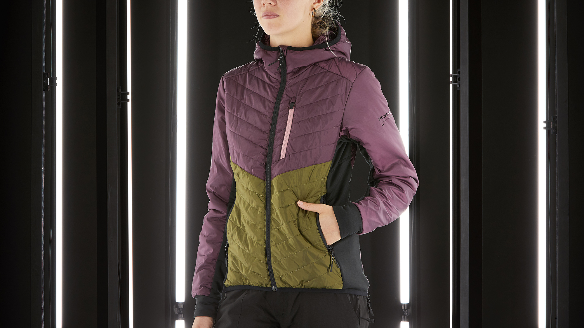 Mons Royale Atmos Wool x Down Insulation Hood - Womens