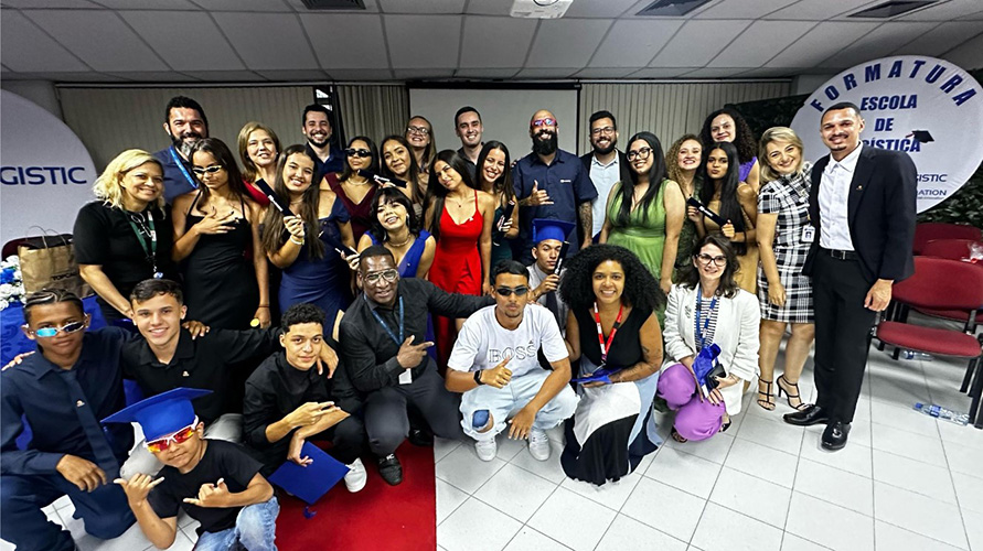 Les jeunes de Sao Paulo à leur remise de diplôme