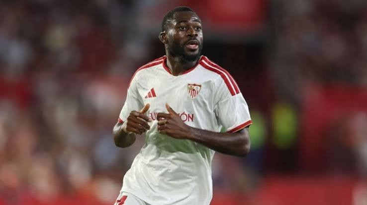 Fofana cambia el centro del Sevilla desde el físico y la jerarquía