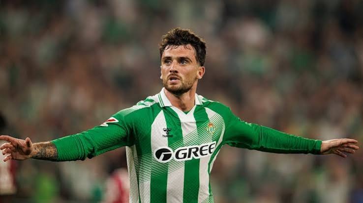 Parrott cambia la pregunta del Betis: no quién juega, sino cómo repartir el ataque