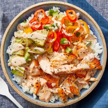 recipe for Creamy Avocado and Bacon Rice Bowl