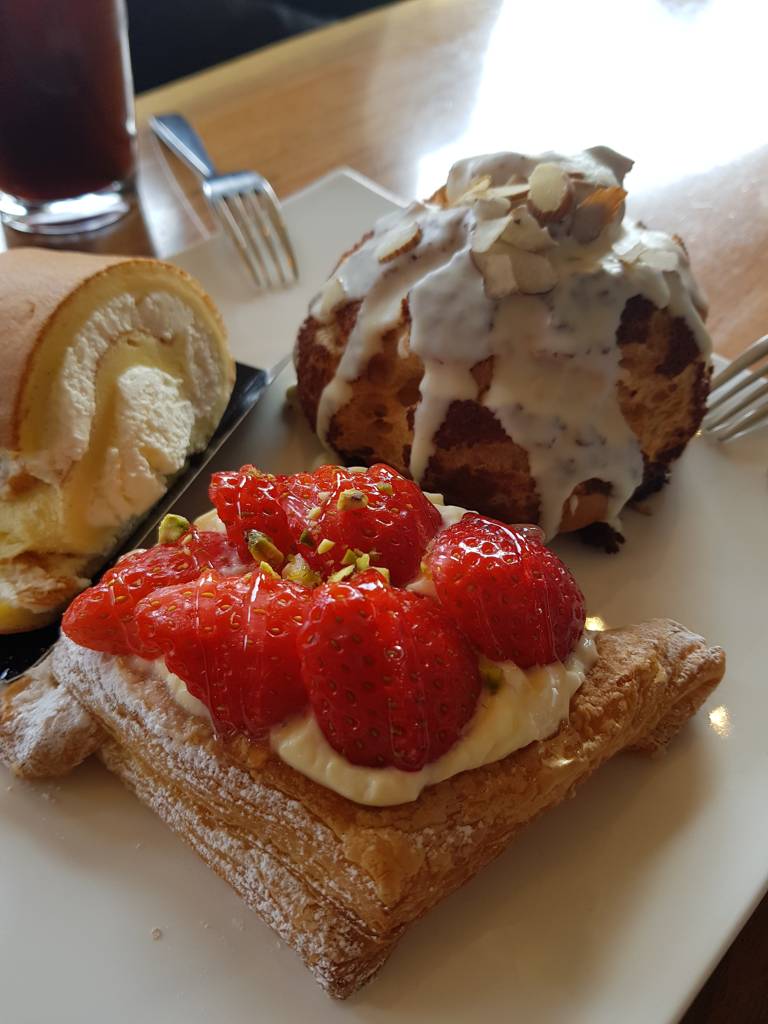 Meal photo: Almond Cream Puff