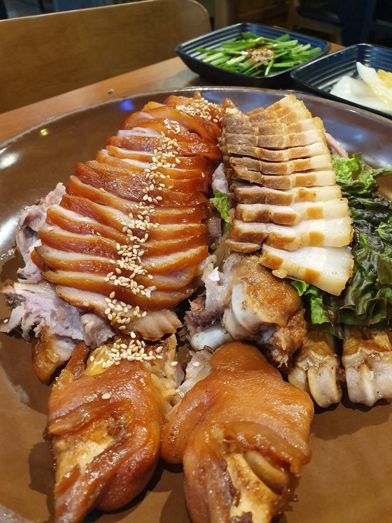 Meal photo: Jokbal (Pig's Trotters)