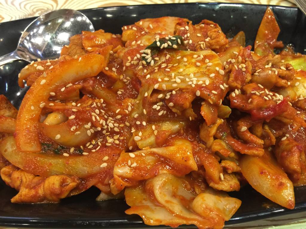Spicy Stir-fried Pork and Rice Cakes 식사 사진