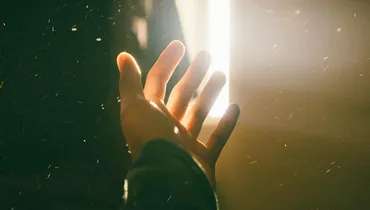 Should Men Still Pray with Lifted Hands?