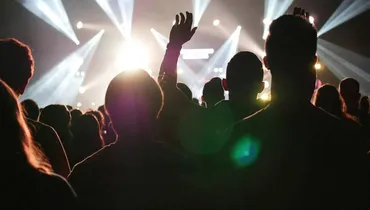 How Much ‘Lover’ Language Should We Use in Worship Songs?