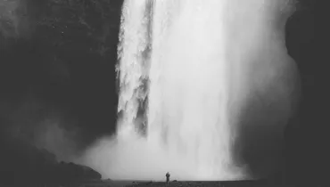 How Do Finite Beings Worship an Infinite God?