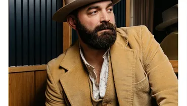 Episode 1198: Drew Holcomb