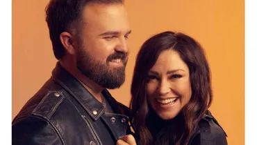 Episode 980: Kari Jobe and Cody Carnes