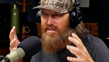 Ep 1397 | This Long-Lost Phil Robertson Clip Hits Jase Harder Than He Expected