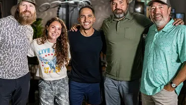 Ep 1421 | Carlos & Alexa PenaVega Open Up to the Robertsons About How Loss Changed Them Forever