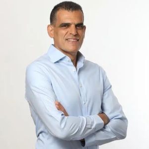 אלון בן צור