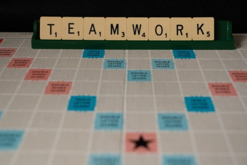 ab7234c7-teambuilding-remote-800x533 virtuelle weinprobe als weihnachts-idee