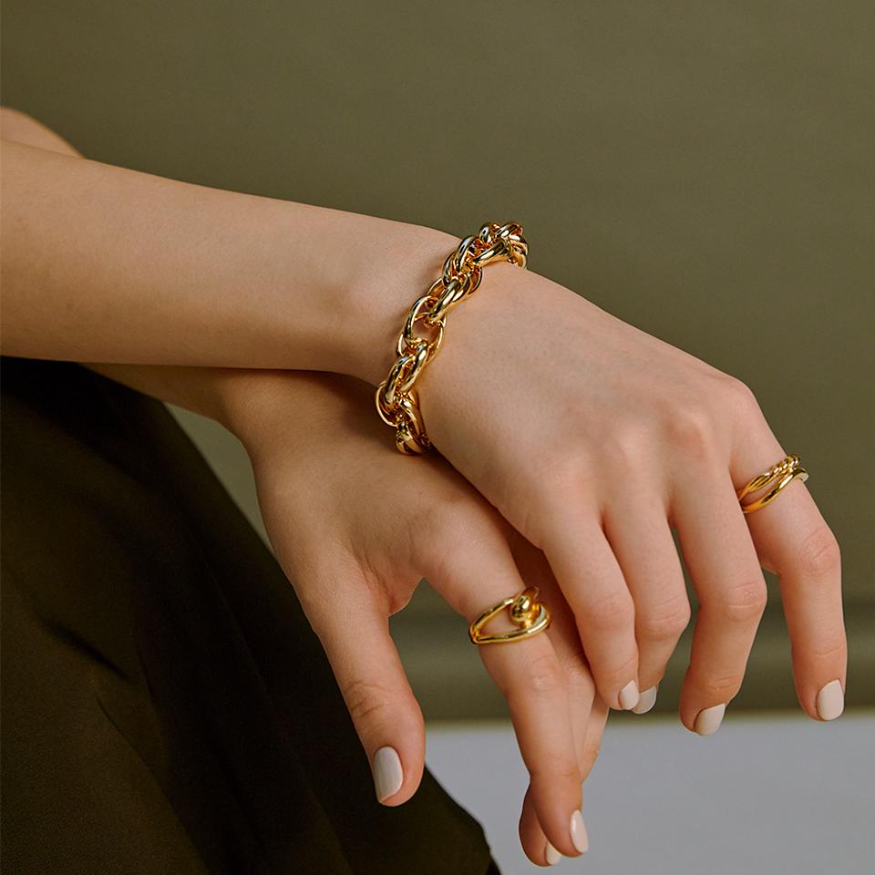 KPOPアイドル御用達のアクセサリーブランドをチェック！