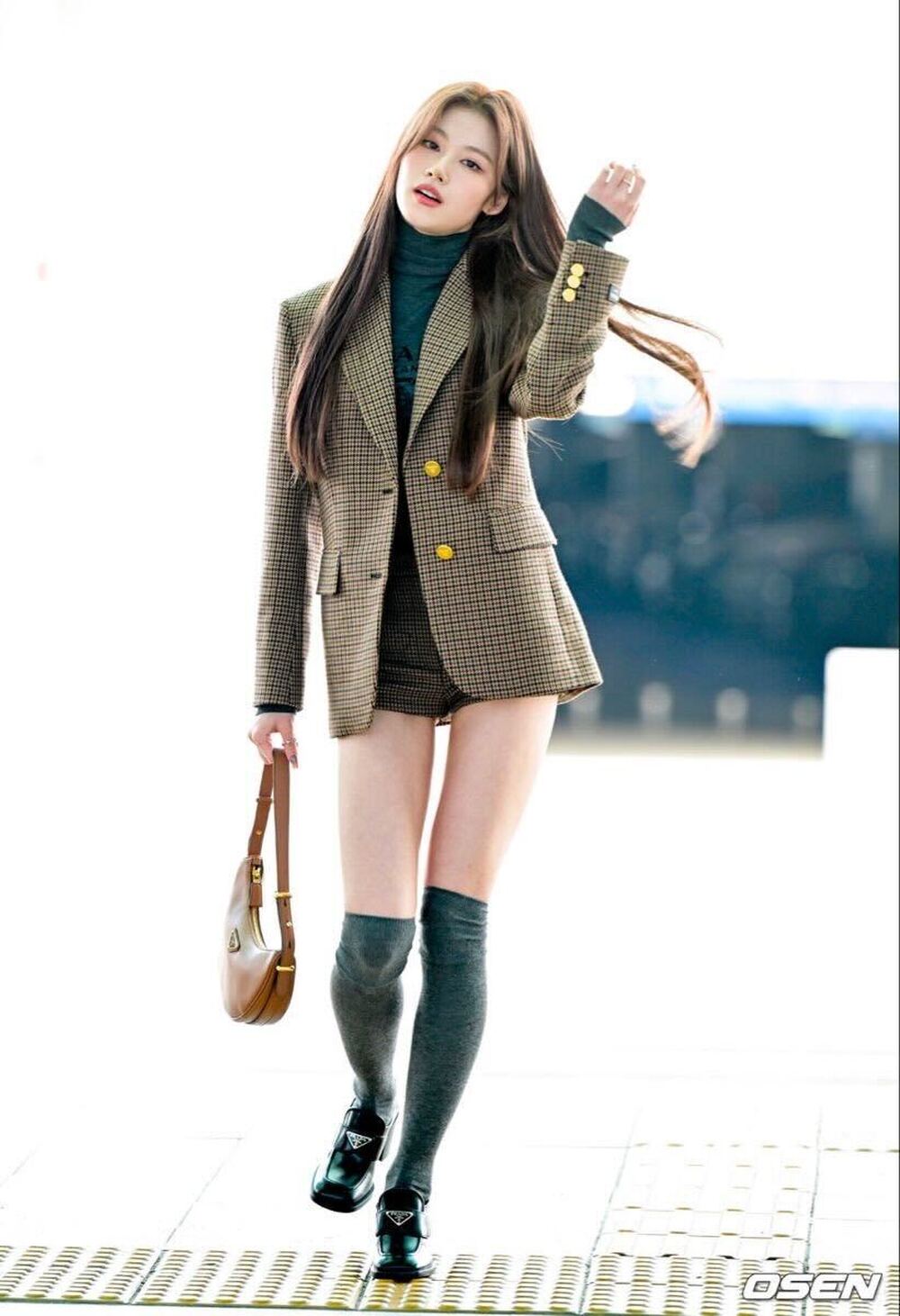 TWICE SANAに学ぶ秋のブラウンジャケットコーデ🍂 | 60% - アジア