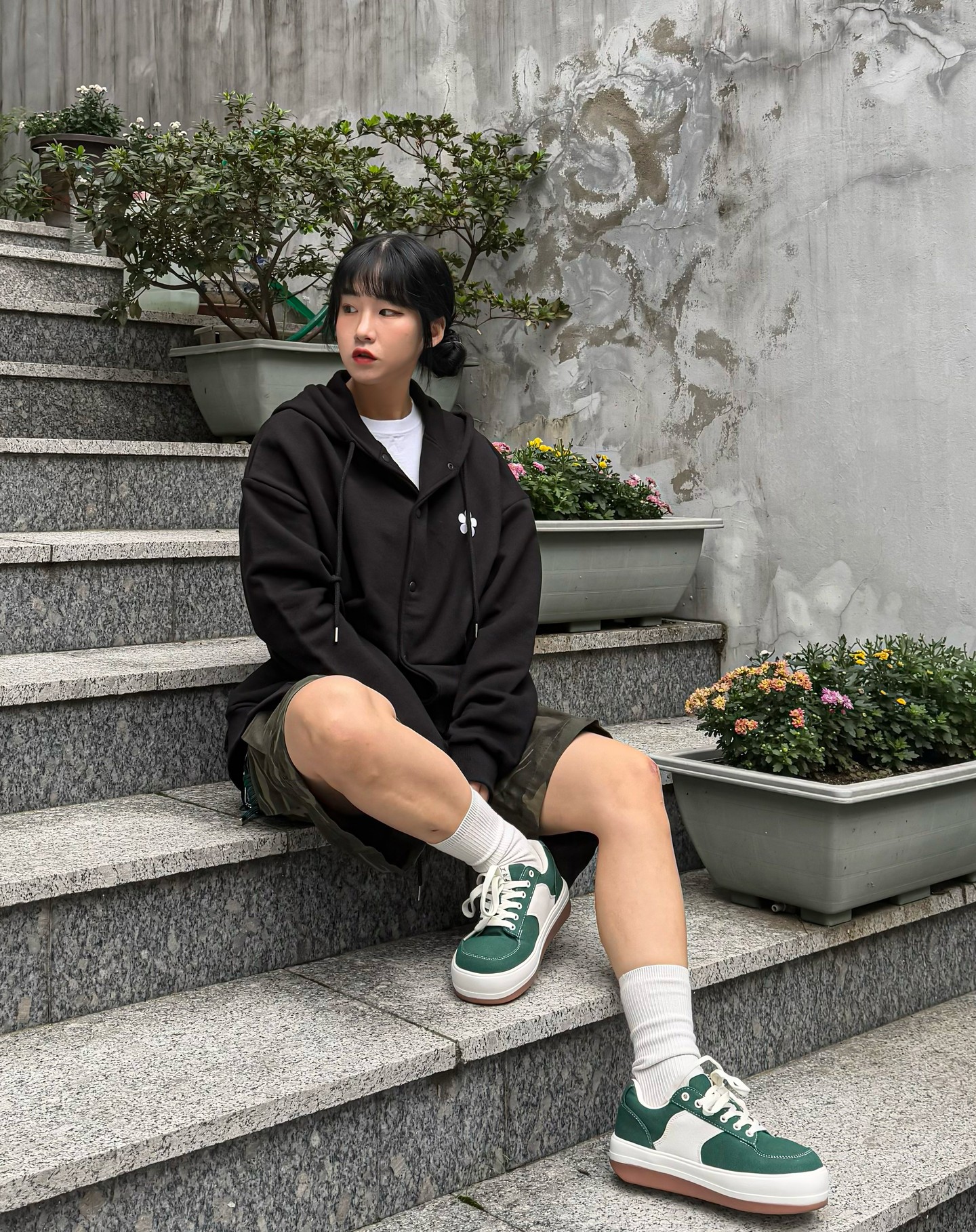 【GRAVER】24FW★ Flower Dot Embroidery Snap Hood Jacket UNISEX] Flower Dot Embroidery Snap Hooded Jacket - GRAVER