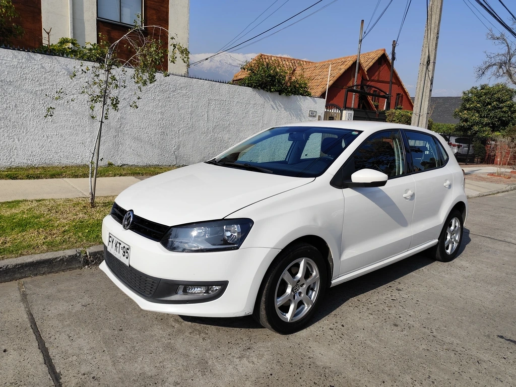 VOLKSWAGEN POLO