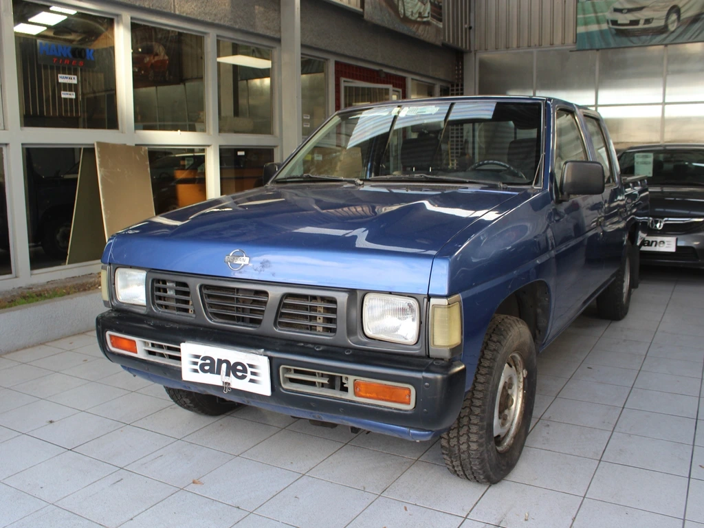 NISSAN D21