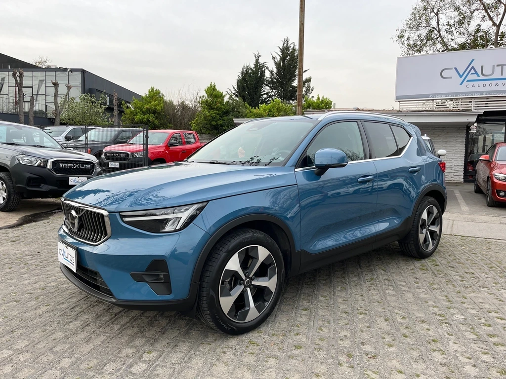 VOLVO XC40