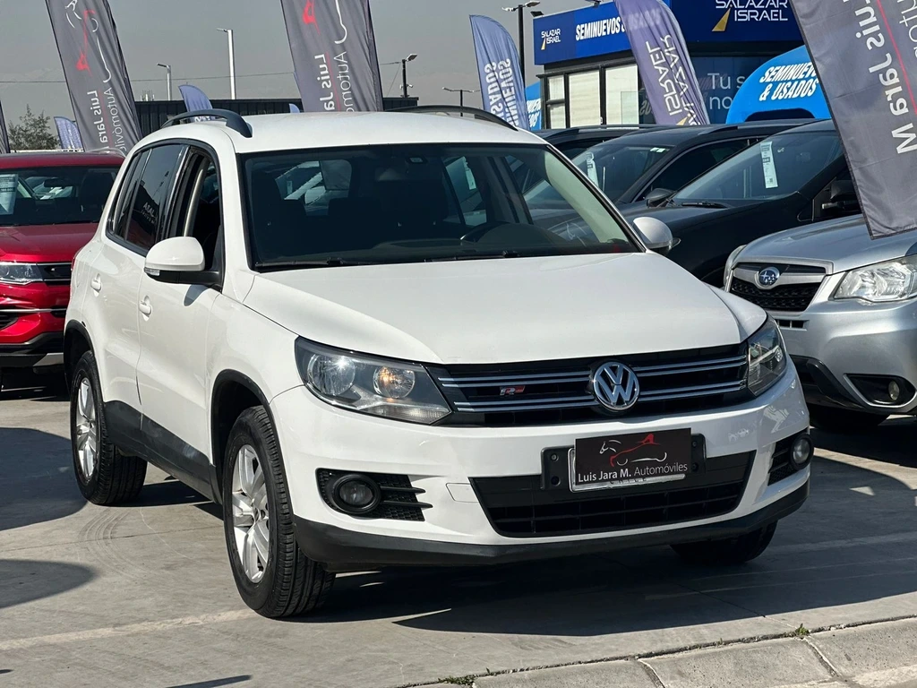 VOLKSWAGEN TIGUAN