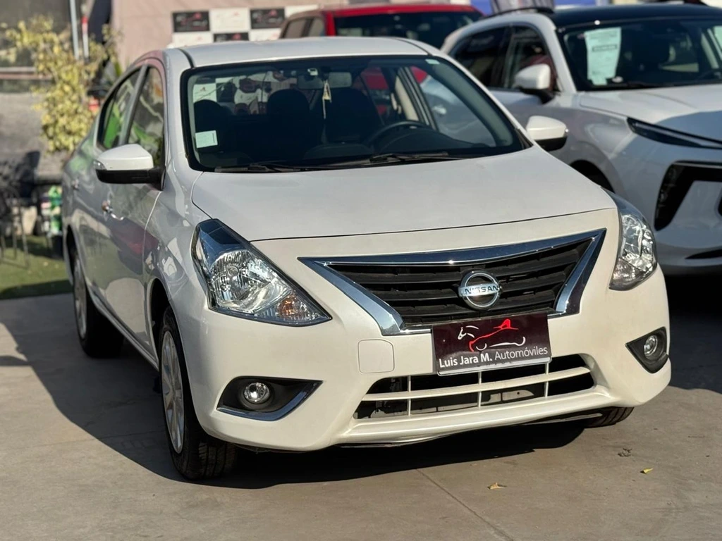 NISSAN VERSA