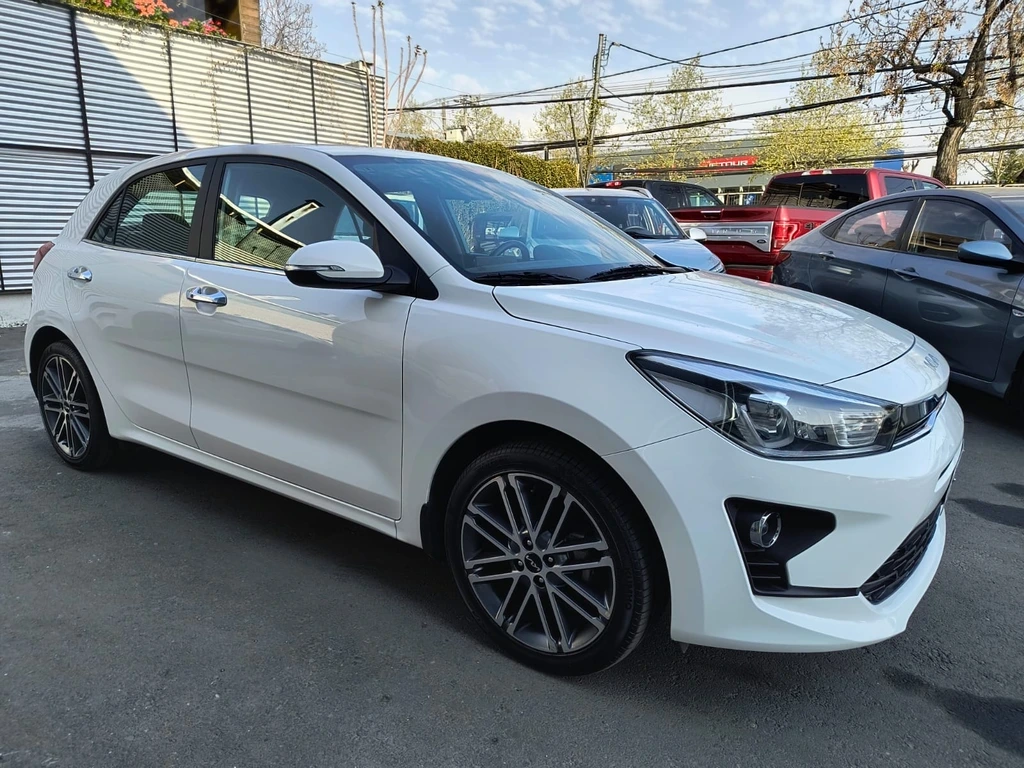 KIA RIO 5