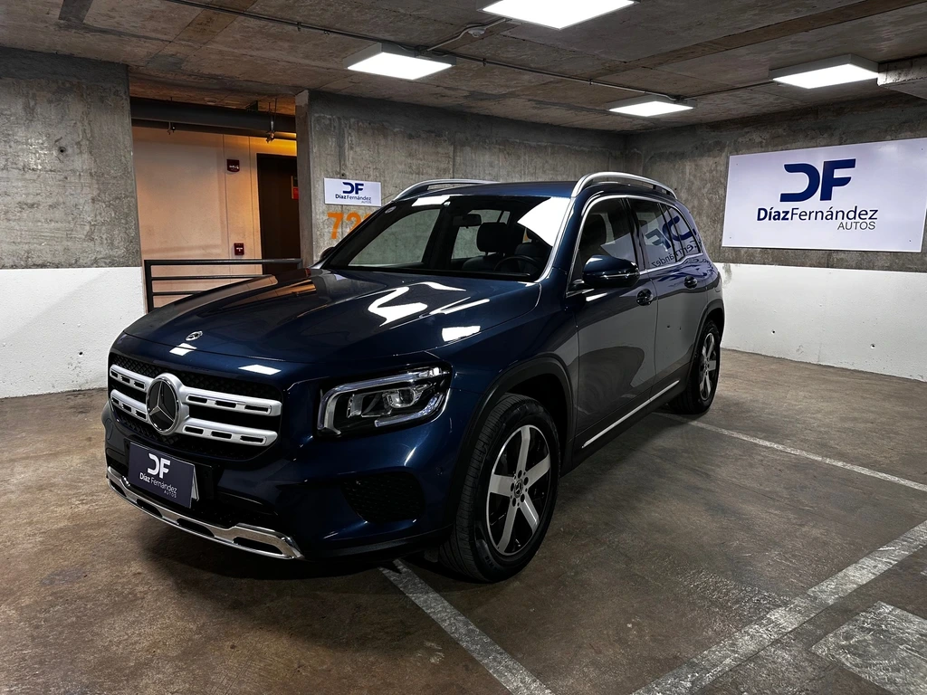 MERCEDES-BENZ GLB 200