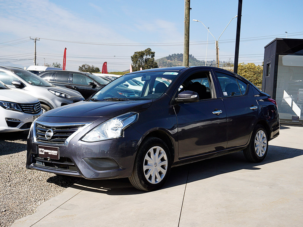 NISSAN VERSA