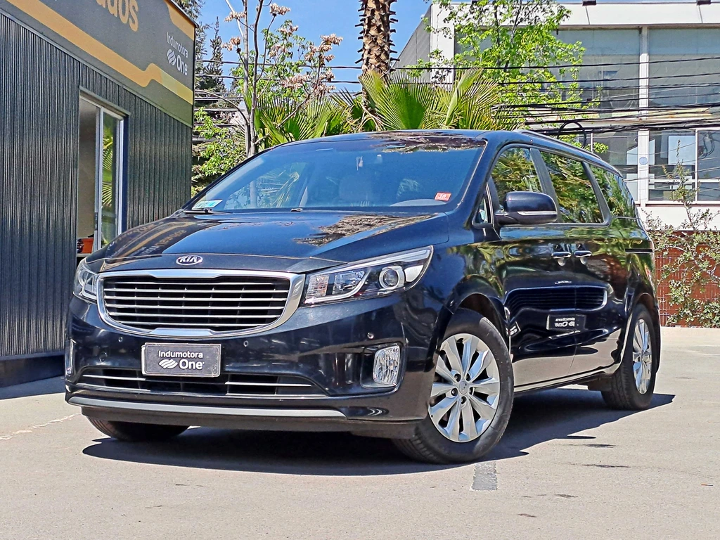 KIA GRAND CARNIVAL