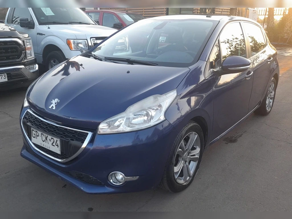 PEUGEOT 208