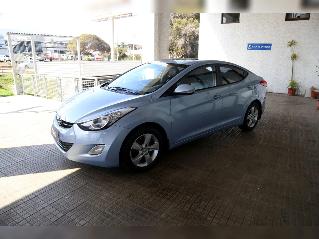 HYUNDAI ELANTRA