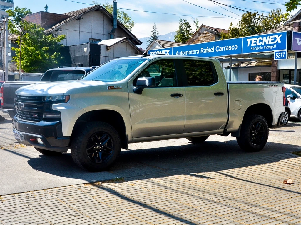 CHEVROLET SILVERADO