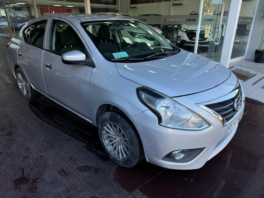 NISSAN VERSA