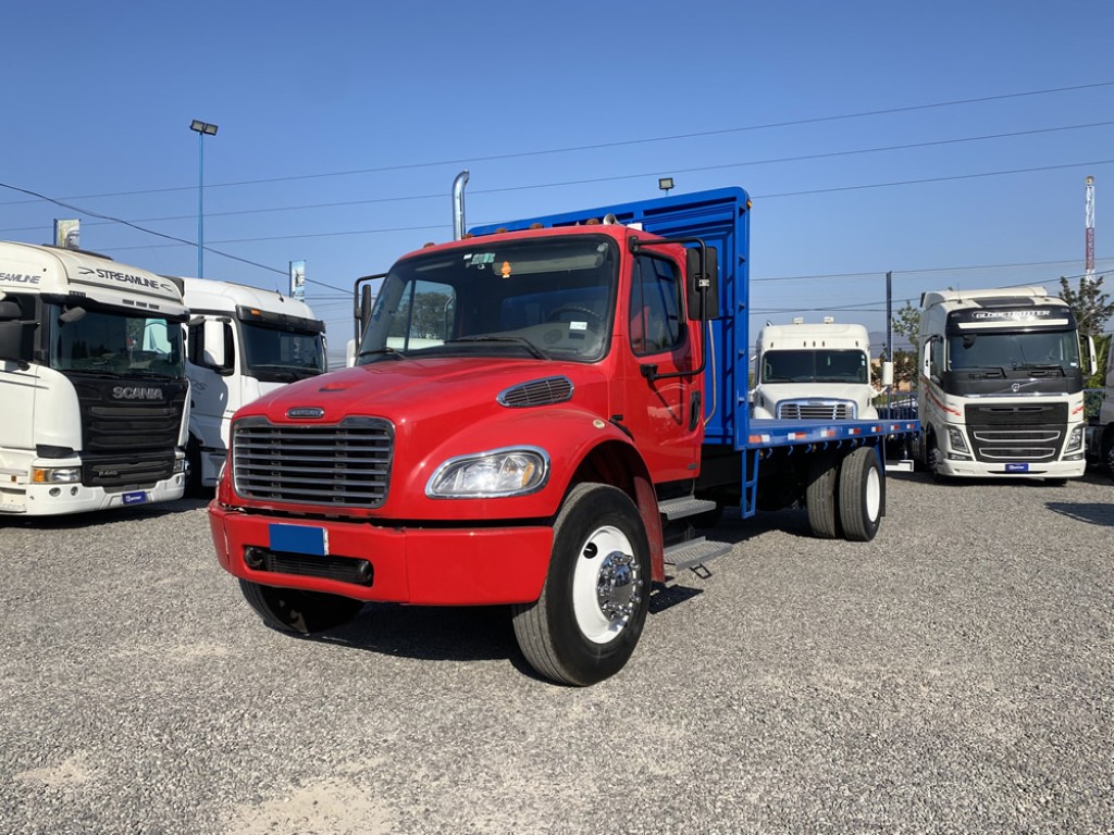 FREIGHTLINER M2 210