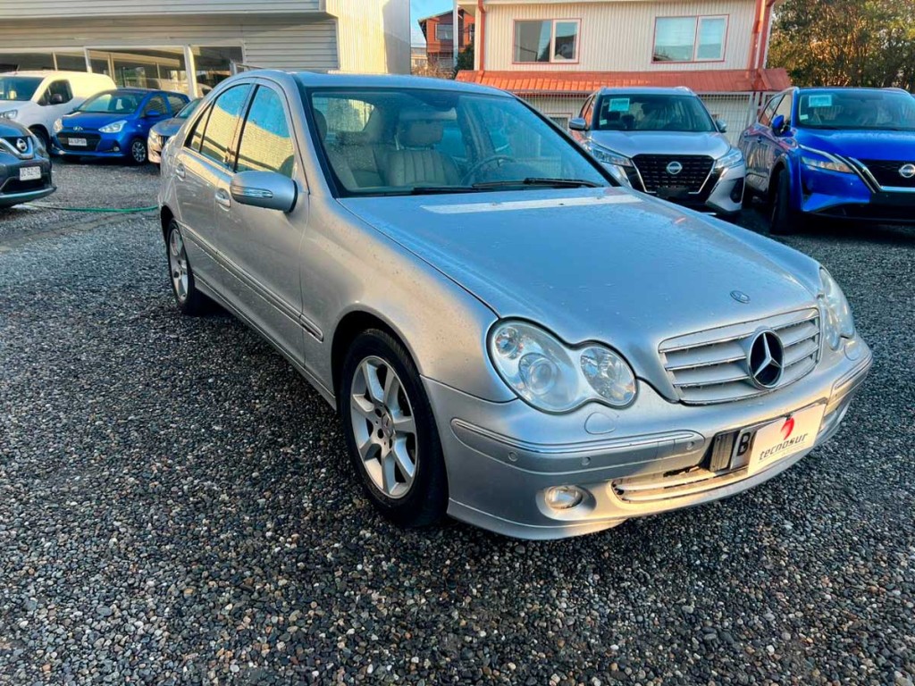 MERCEDES-BENZ C 200