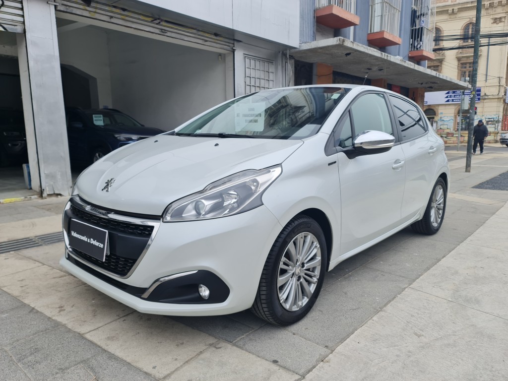 NUEVO PEUGEOT 208 GT Puretech 130 EAT8 - Pompeyo Carrasco