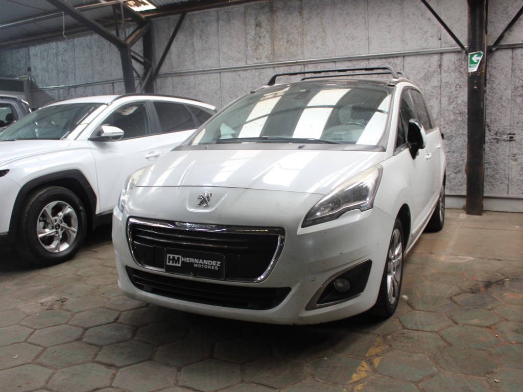 PEUGEOT 5008