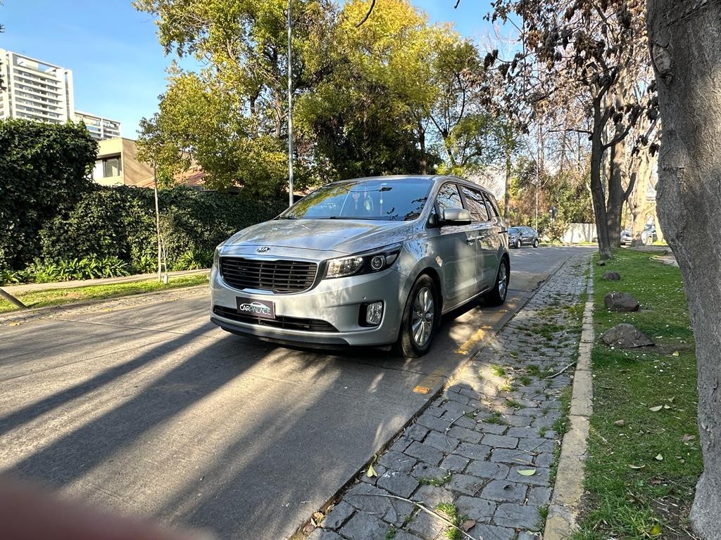 KIA GRAND CARNIVAL