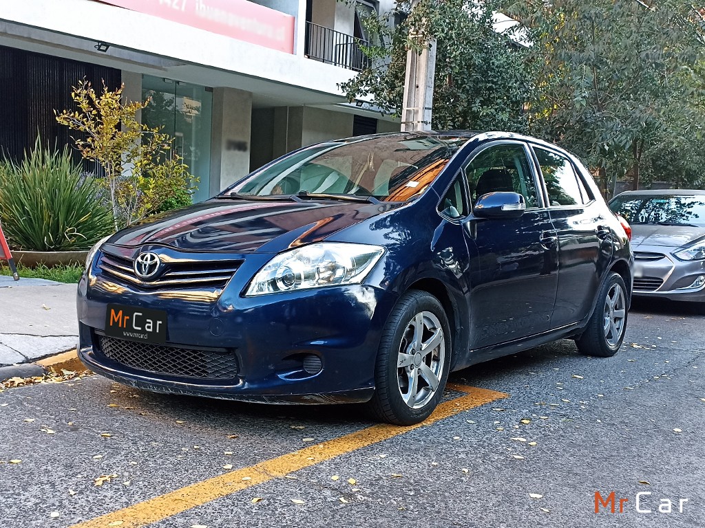 TOYOTA AURIS