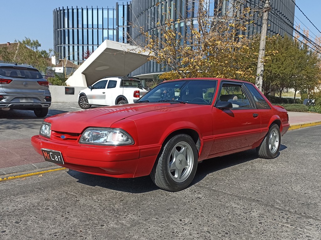 FORD MUSTANG