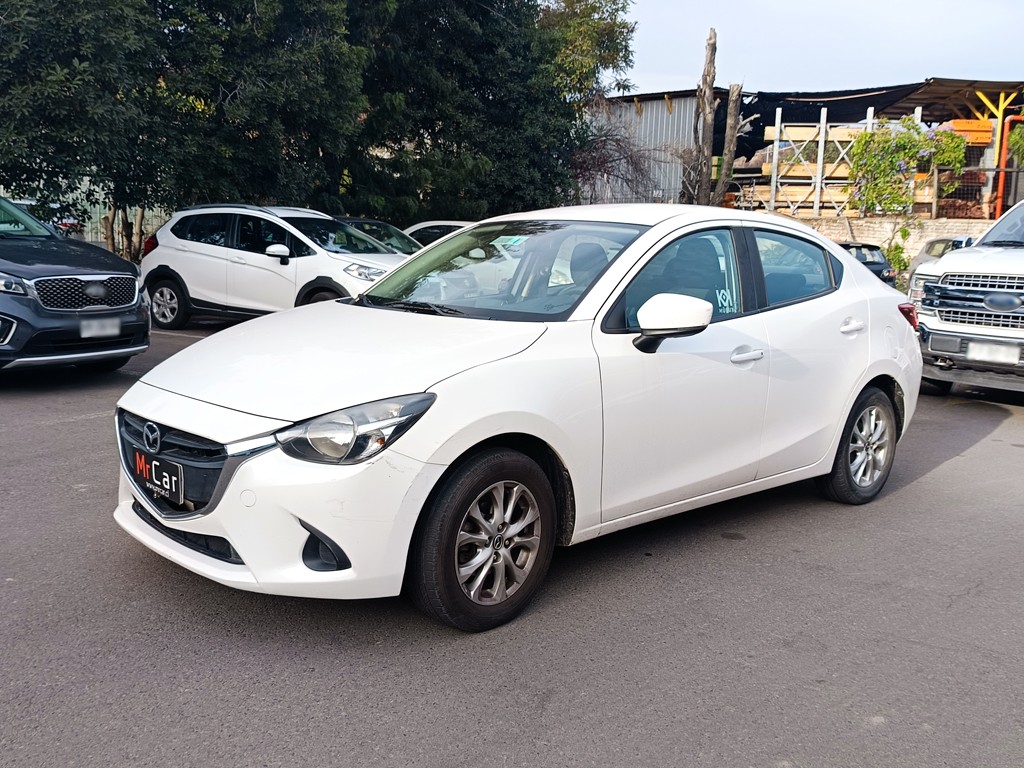 MAZDA 2