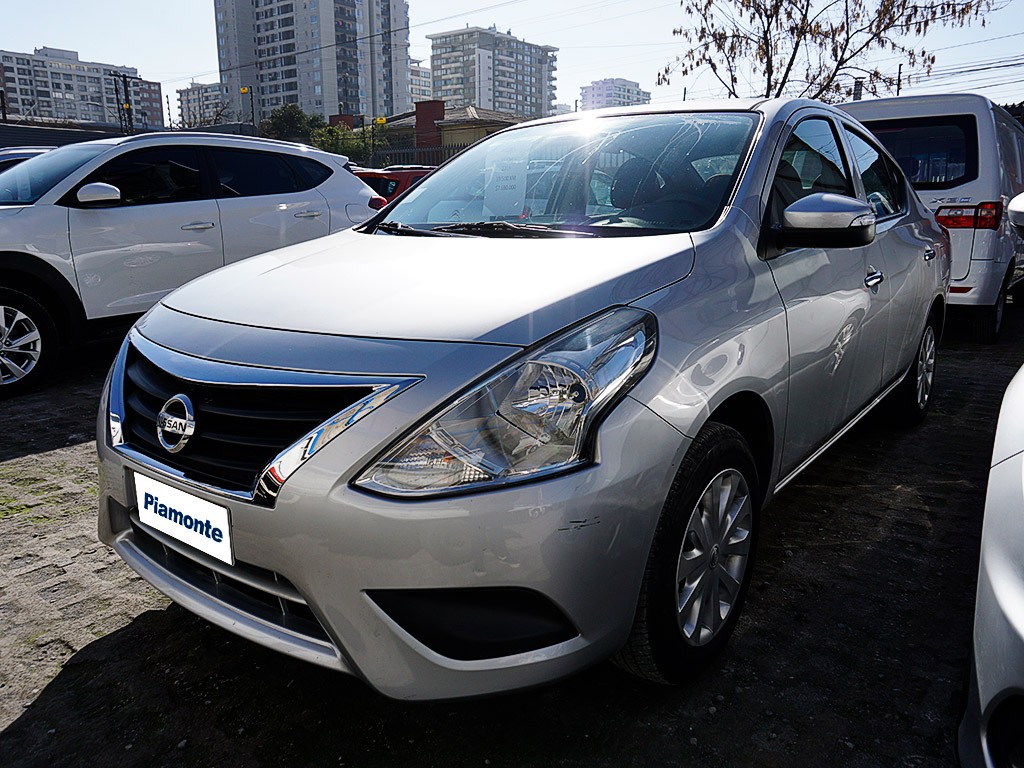 NISSAN VERSA