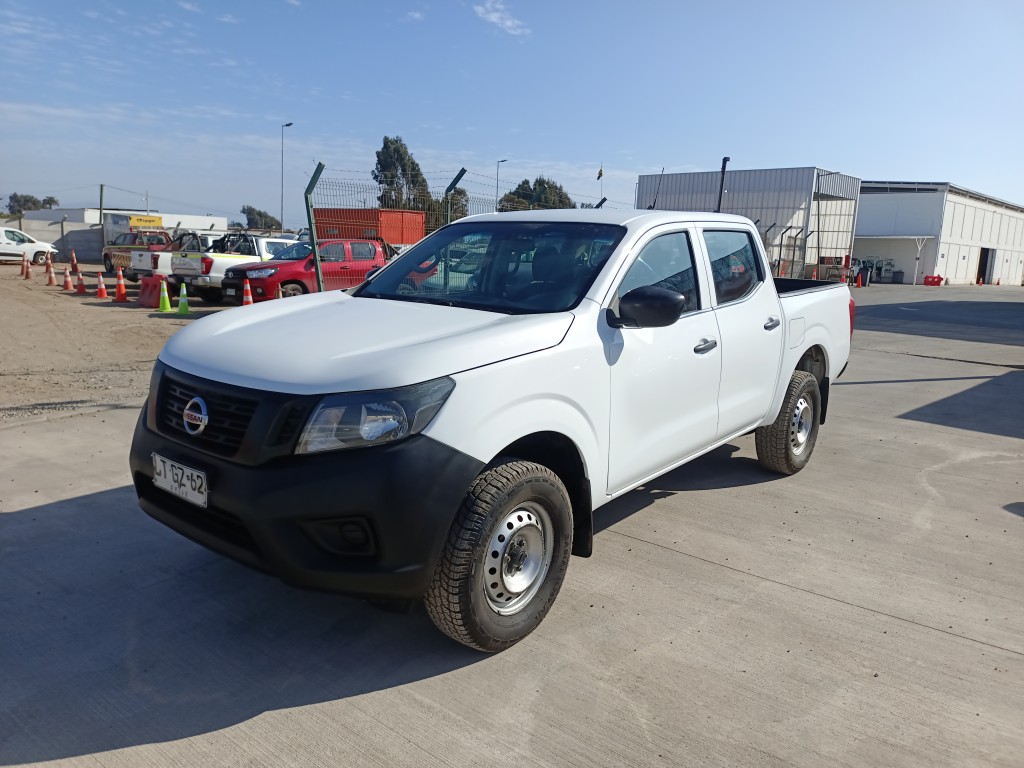 NISSAN NP300