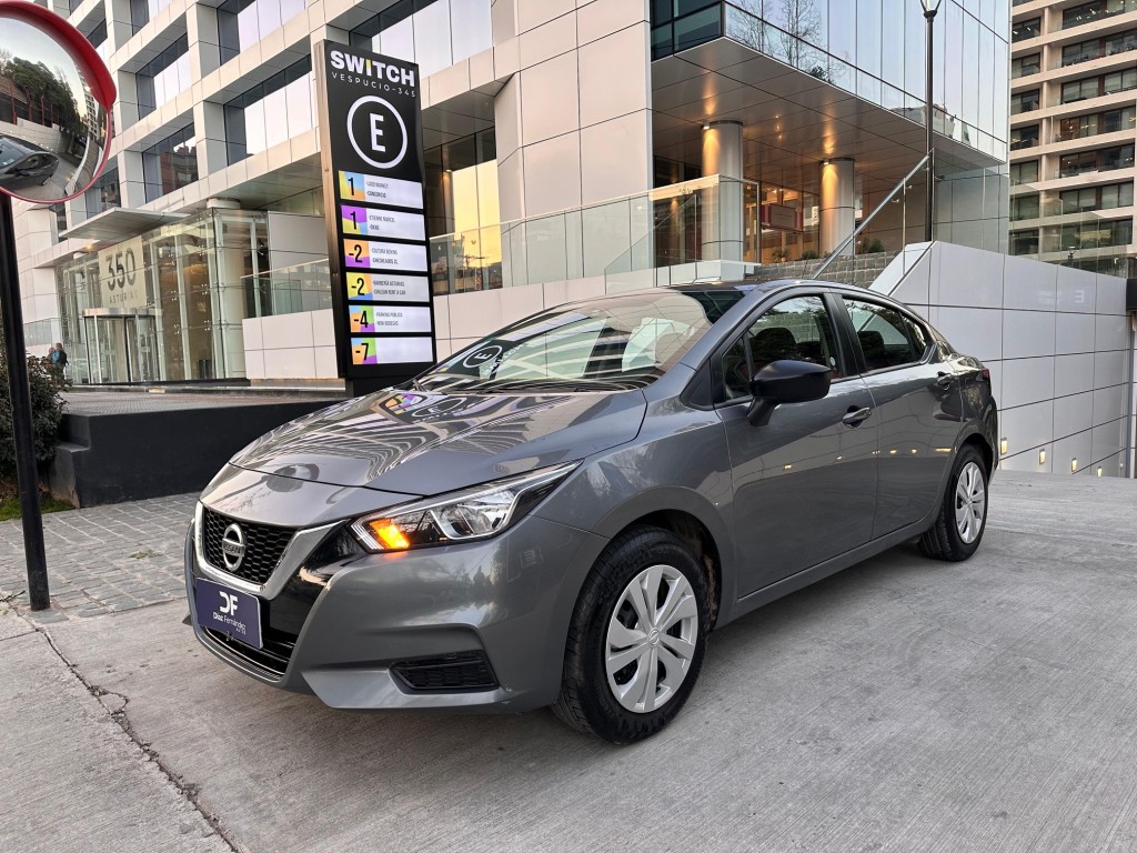 NISSAN VERSA