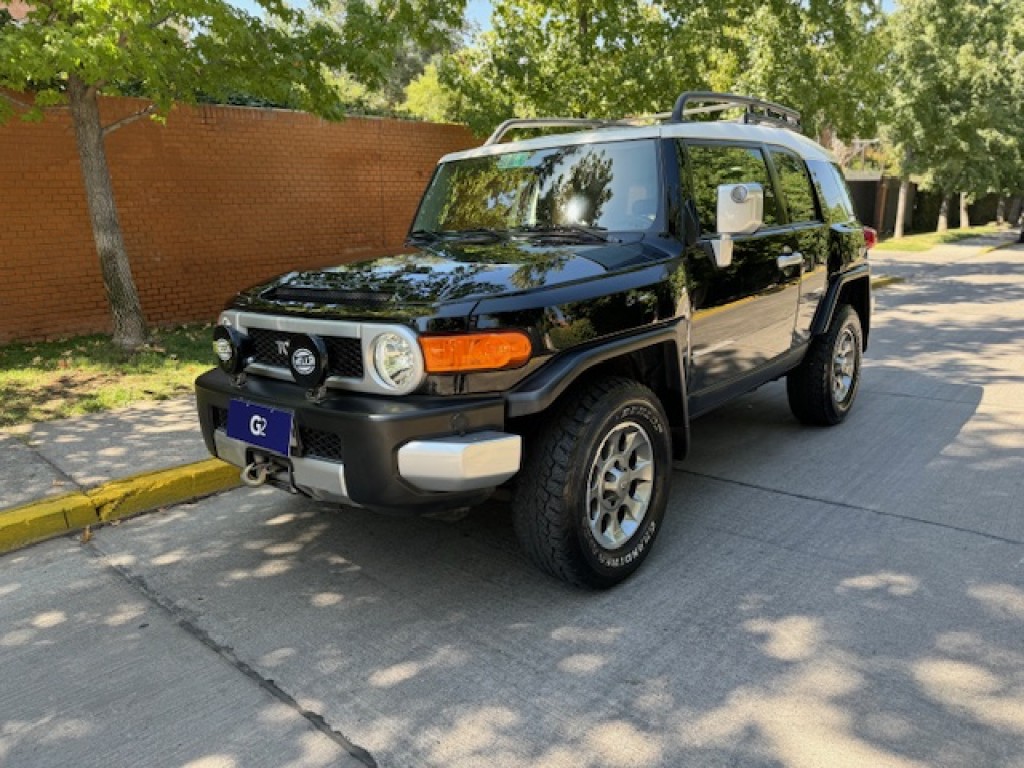 TOYOTA FJ CRUISER