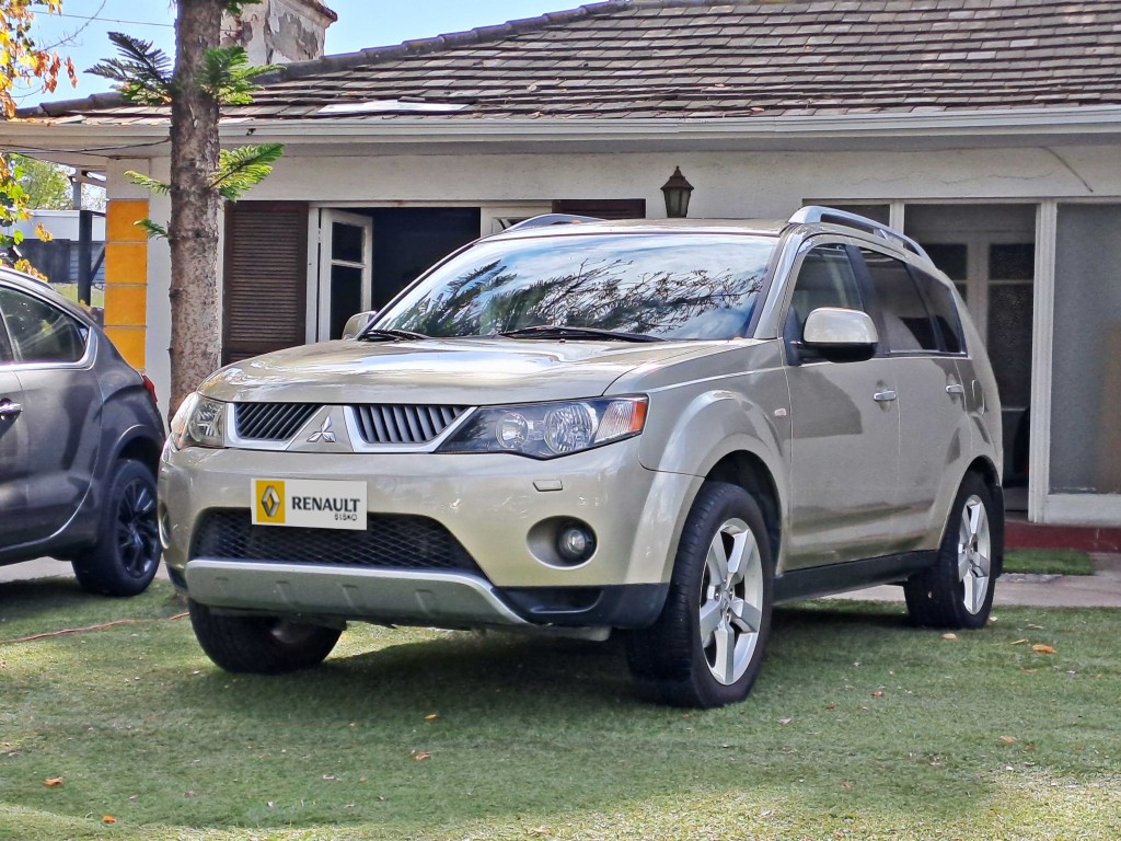 MITSUBISHI OUTLANDER