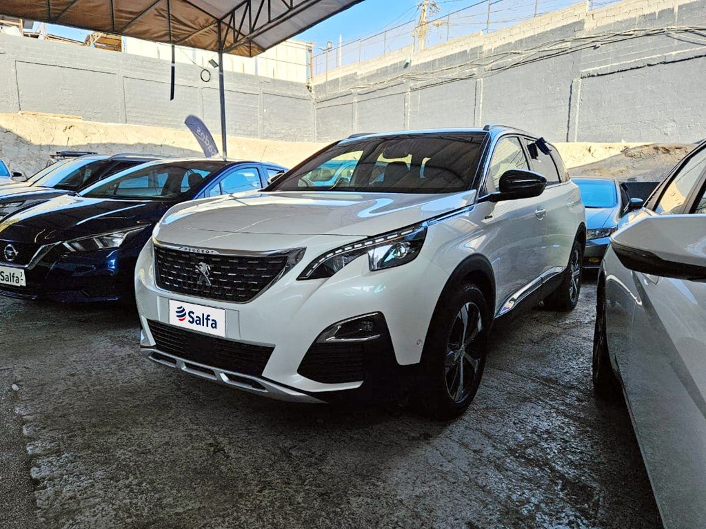 PEUGEOT 5008