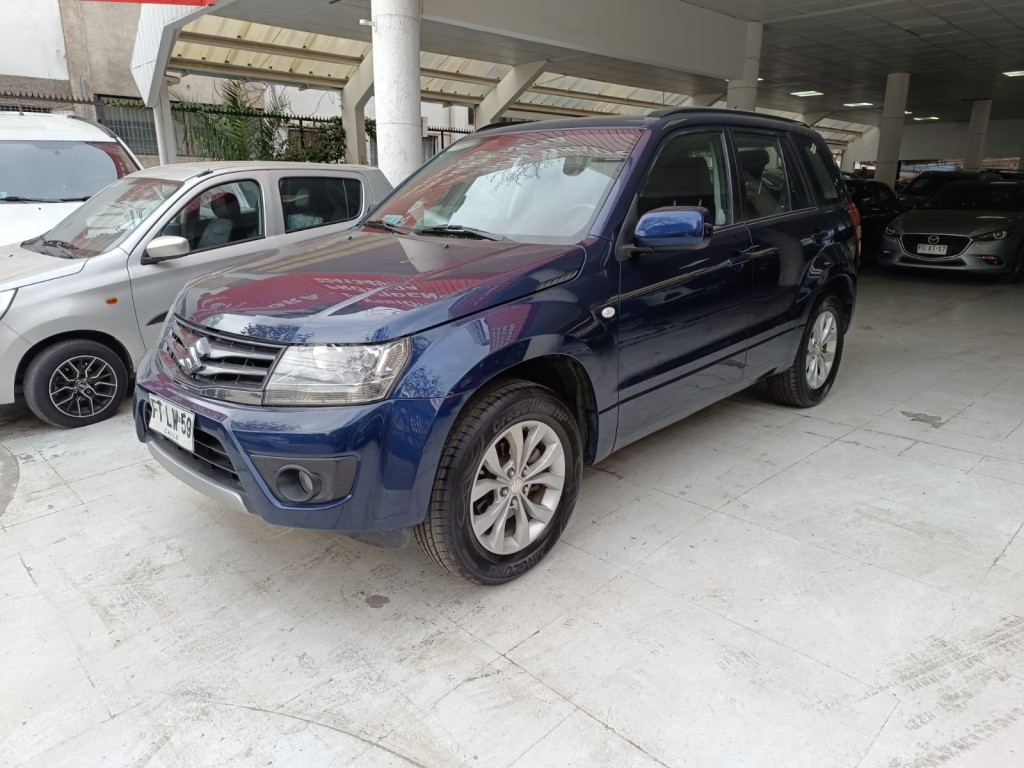 SUZUKI GRAND NOMADE, 2013