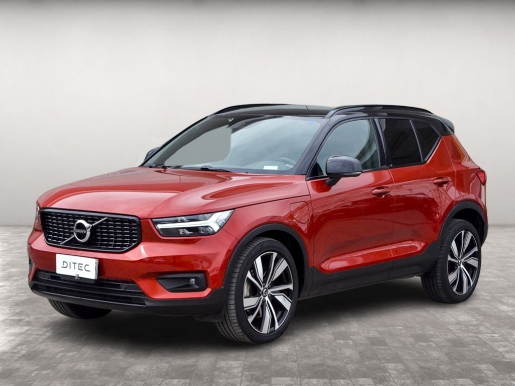 VOLVO XC40