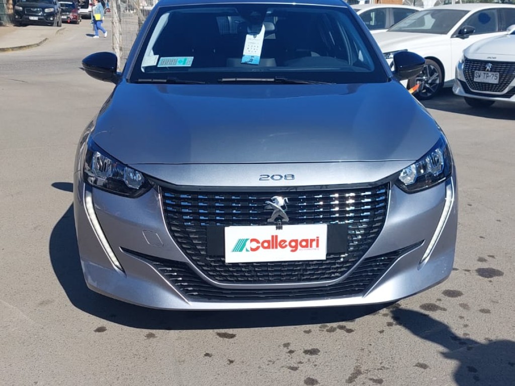 PEUGEOT 208